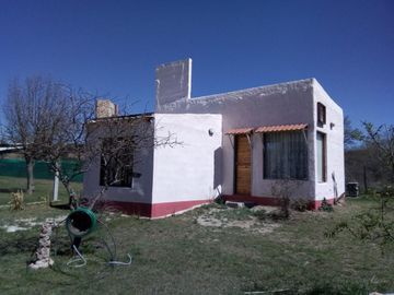 Oportunidad! - Hermoso chalet c/ Depto anexo y excelente estado - Tanti - Sierras de Córdoba