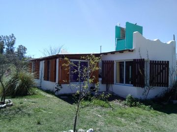 Oportunidad! - Hermoso chalet c/ Depto anexo y excelente estado - Tanti - Sierras de Córdoba