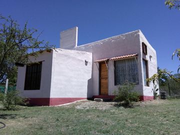Oportunidad! - Hermoso chalet c/ Depto anexo y excelente estado - Tanti - Sierras de Córdoba