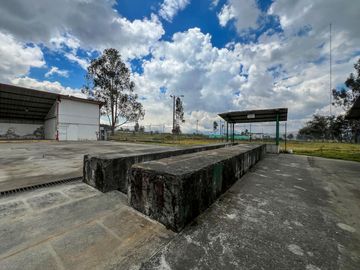 Galpón y bodegas de Tipo Industrial Parque Industrial Sector Eternit Guamaní