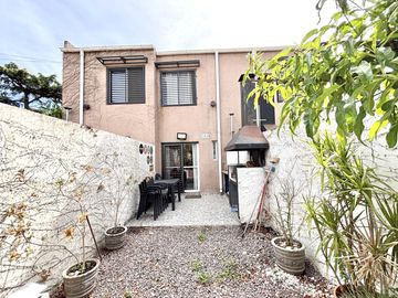Duplex en venta actualizado en Escobar con PATIO,  PARRILLA Y COCHERA