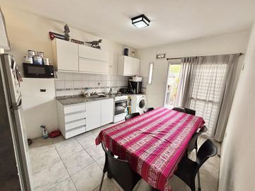 Duplex en venta actualizado en Escobar con PATIO,  PARRILLA Y COCHERA