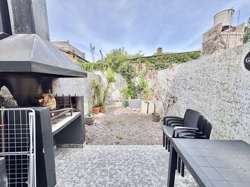 Duplex en venta actualizado en Escobar con PATIO,  PARRILLA Y COCHERA