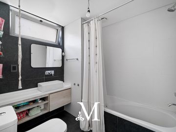 Departamento 3 ambientes con terraza propia, colegiales. 1 cochera