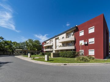 Departamento dos dormitorios en venta en complejo cerrado