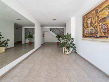 Departamento dos dormitorios en venta en complejo cerrado