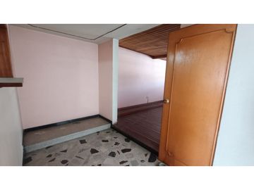 CASA EN VENTA BARRIO SAN ANDRES, CERCA AVENIDAS PRINCIPALES