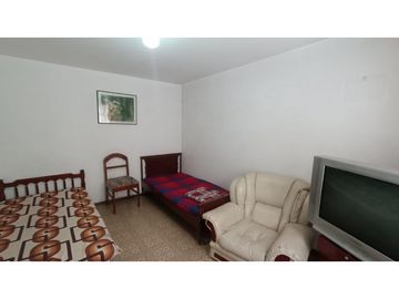 CASA EN VENTA BARRIO SAN ANDRES, CERCA AVENIDAS PRINCIPALES