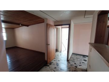 CASA EN VENTA BARRIO SAN ANDRES, CERCA AVENIDAS PRINCIPALES