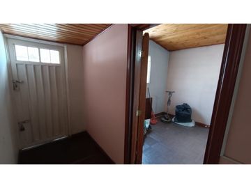 CASA EN VENTA BARRIO SAN ANDRES, CERCA AVENIDAS PRINCIPALES