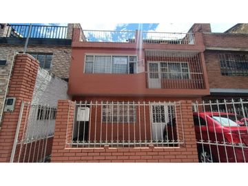 CASA EN VENTA BARRIO SAN ANDRES, CERCA AVENIDAS PRINCIPALES