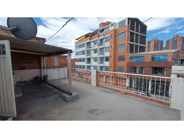CASA EN VENTA BARRIO SAN ANDRES, CERCA AVENIDAS PRINCIPALES