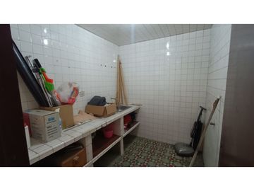 CASA EN VENTA BARRIO SAN ANDRES, CERCA AVENIDAS PRINCIPALES