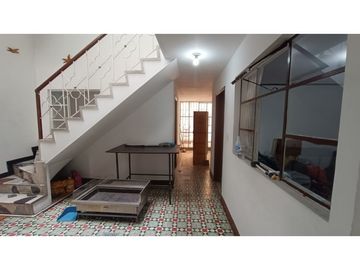 CASA EN VENTA BARRIO SAN ANDRES, CERCA AVENIDAS PRINCIPALES