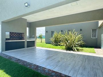 Casa en venta Barrio San Felipe Canning