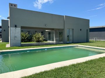 Casa en venta Barrio San Felipe Canning