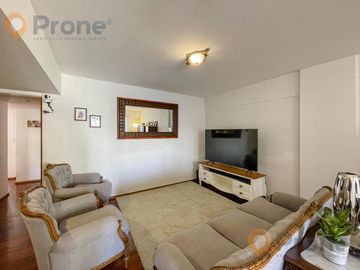 Departamento  de  3 dormitorios. Piso Exclusivo- Centro