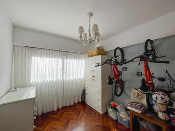 Departamento  de  3 dormitorios. Piso Exclusivo- Centro