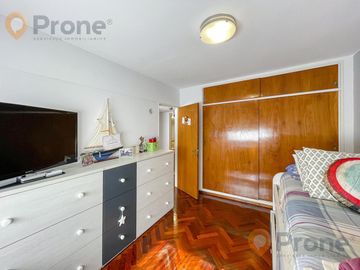 Departamento  de  3 dormitorios. Piso Exclusivo- Centro