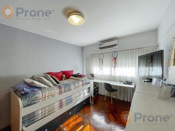 Departamento  de  3 dormitorios. Piso Exclusivo- Centro