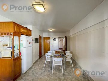 Departamento  de  3 dormitorios. Piso Exclusivo- Centro