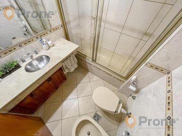 Departamento  de  3 dormitorios. Piso Exclusivo- Centro