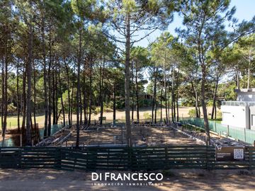 Casa 4 Ambientes en Venta en Pinamar - Isla del Golf