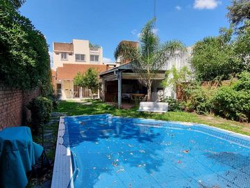Casa en venta con pileta Villa Ballester