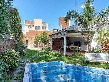 Casa en venta con pileta Villa Ballester