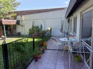 P,h al frente 3 amb con jardin y cochera