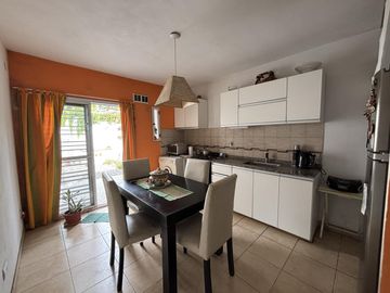 Duplex en venta actualizado en Escobar con PATIO , PARRILLA Y COCHERA