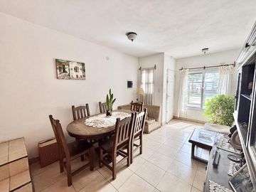Duplex en venta actualizado en Escobar con PATIO , PARRILLA Y COCHERA