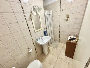 Duplex en venta actualizado en Escobar con PATIO , PARRILLA Y COCHERA