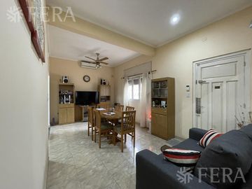 Venta casa 3 ambientes con cochera en Wilde (30311)