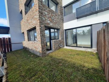Venta departamento 3 ambientes con dependencia y jardin en Vilago  Puerto Escondido - Nordelta