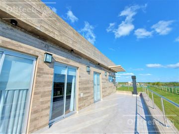 Casa en venta de Cuatro Dormitorios con Piscina en Pueblos del Plata - Magallanes