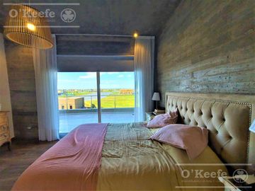 Casa en venta de Cuatro Dormitorios con Piscina en Pueblos del Plata - Magallanes