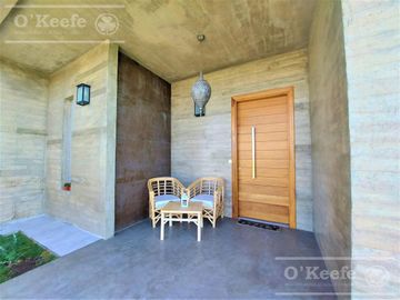 Casa en venta de Cuatro Dormitorios con Piscina en Pueblos del Plata - Magallanes