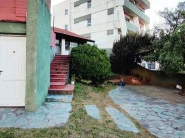 Casa en venta - 3 Dormitorios 3 Baños - Cochera - 660Mts2 - Villa Gesell