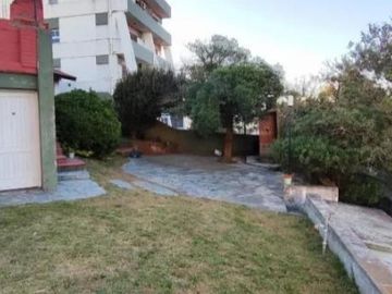 Casa en venta - 3 Dormitorios 3 Baños - Cochera - 660Mts2 - Villa Gesell