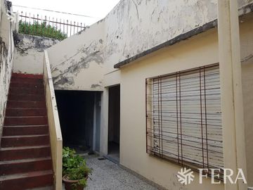Venta de Terreno ó casa a reciclar en Wilde (28475)