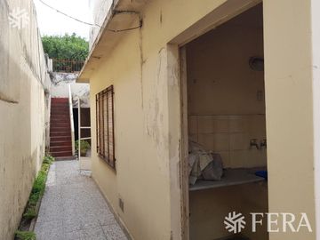 Venta de Terreno ó casa a reciclar en Wilde (28475)