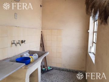 Venta de Terreno ó casa a reciclar en Wilde (28475)