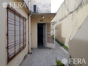 Venta de Terreno ó casa a reciclar en Wilde (28475)