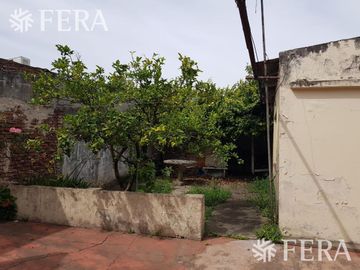 Venta de Terreno ó casa a reciclar en Wilde (28475)