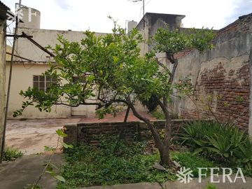 Venta de Terreno ó casa a reciclar en Wilde (28475)