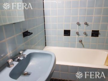 Venta de Terreno ó casa a reciclar en Wilde (28475)