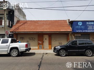 Venta de Terreno ó casa a reciclar en Wilde (28475)