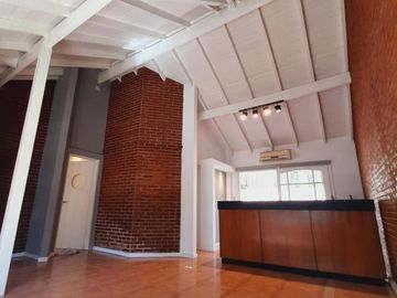 Casa en venta - 3 Dormitorios 2 Baños - 140Mts2 - Monte Grande