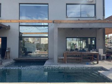 Casa en venta-Santa Isabel-Laguna-4 Ambientes-Pileta climatizada-Ingeniero Maschwitz-Escobar